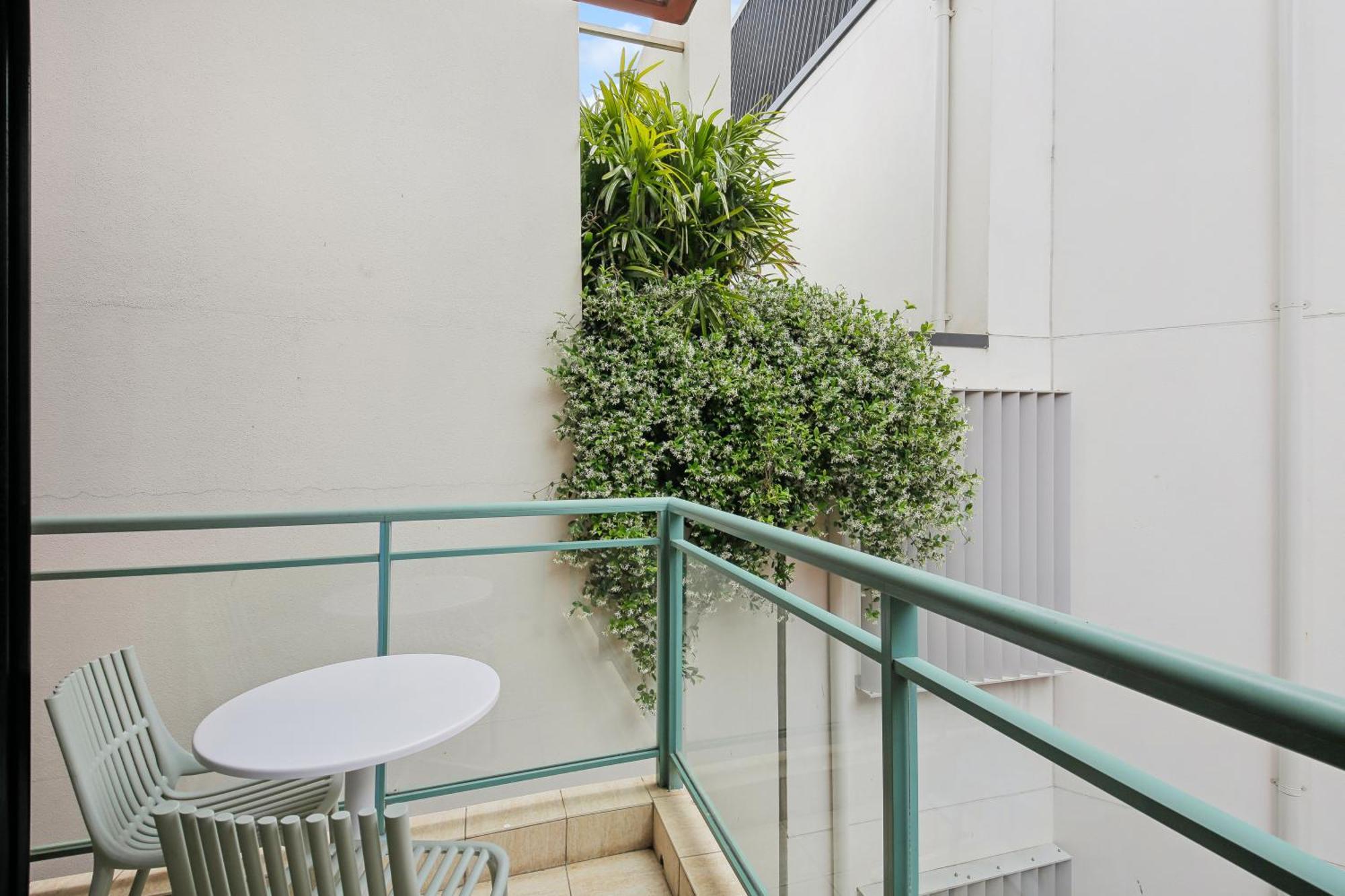 Bondi 38 Serviced Apartments Сидней Экстерьер фото